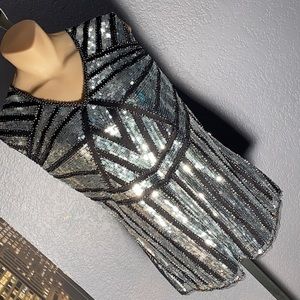 METME - NWT - sleeveless top w gorge silver sequin Art Deco styling on mesh - L